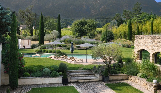 19th-century mas with pool and garden