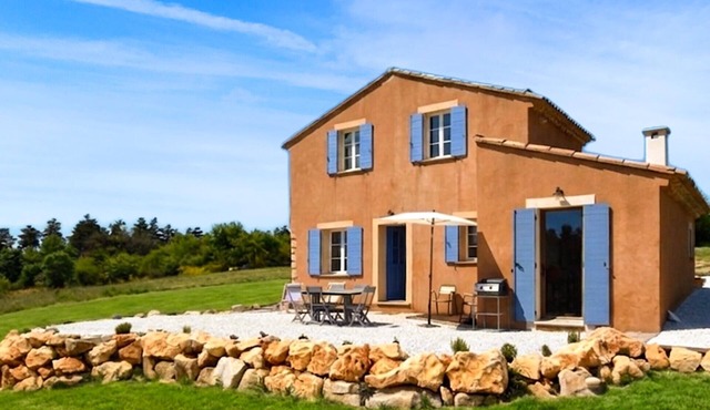 2 bedroom amazing home in Saint-Trinit in Saint-Trinit