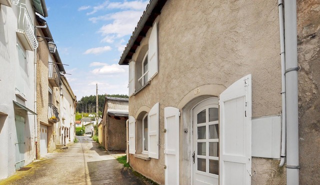 2 bedroom lovely home in Saint-Jean-du-Bruel