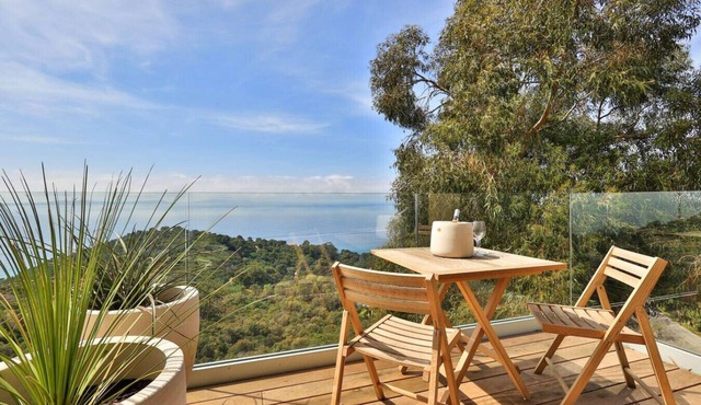 2-room apartment panoramic sea view