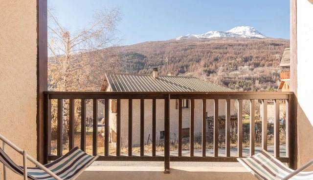 2-Room Apartment with Parking, Balcony, Sleeps 4 - Briançon
