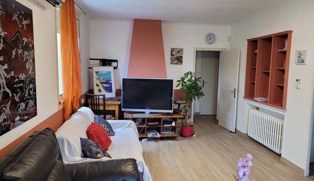 3-bedroom house in serene Carry-le-Rouet with cool AC
