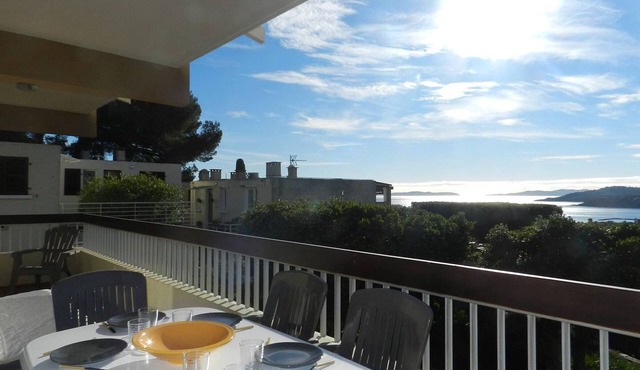 3-room apartment, 6 beds, parking in Bormes-les-Mimosas