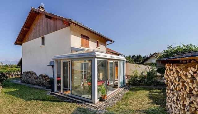 3 rooms available in the Jura Villa Thoiry SHARED House near CERN Geneva Airport Palexpo UN Skiing in Thoiry
