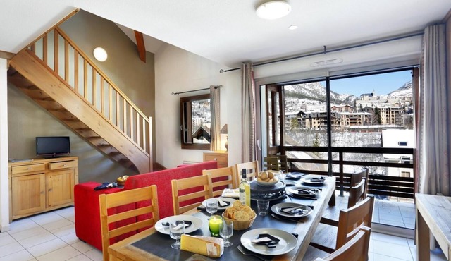 300m from resort center, fitness, sauna, hammam, terrace, balcony, tv, ski locker, 44m²