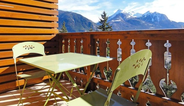 3rd floor, view mountain, terrace, parking, tv, 66m², Serre Chevalier