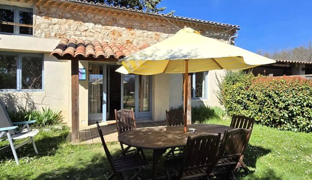 4-Room Vacation Rental for 6 People
