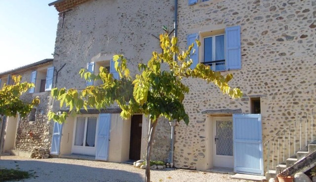 5-person gîte on 5-hectare property 10 minutes from Sisteron