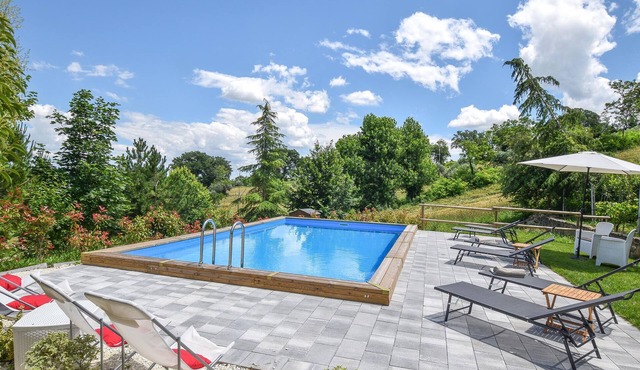 9 bedroom accommodation in Cingoli in Cingoli
