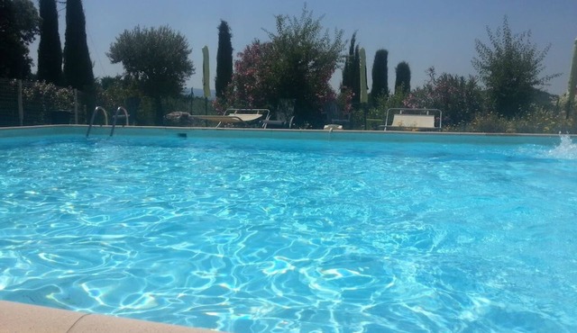 Air-conditioned house with swimming pool, heart of the Luberon 5 people