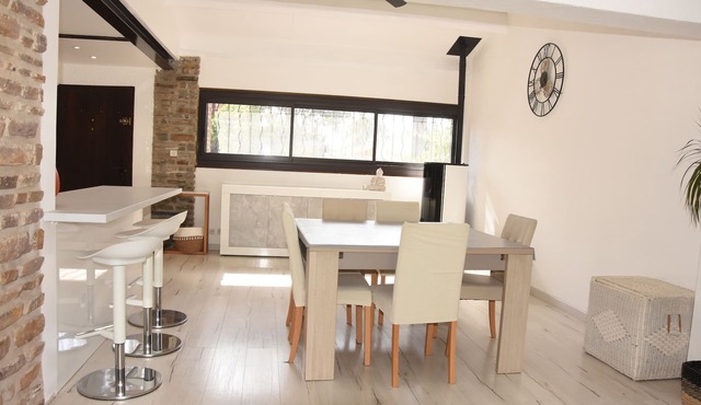 Air-conditioned villa in a private gated community between the sea and the Estérel | Pool, tennis court