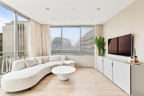 Amazing 2 Bedroom Cannes Apartment Behind Martinez Hotel