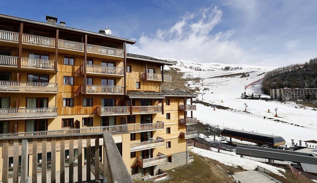 Apartment in Orcières with Ski Slope Views