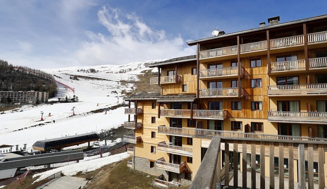 Apartment in Orcières with Ski Slope Access