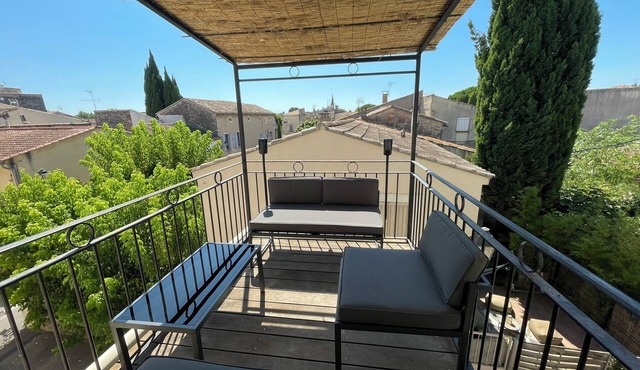 Apartment with rooftop balcony