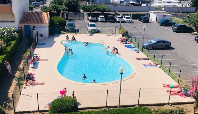 Appart T2 cabine climatisé à 1 min mer + piscine in Cap d'Agde