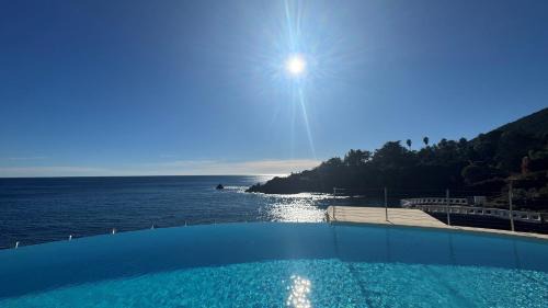 Appart vue mer avec piscine
