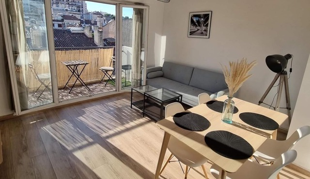 Appartement de Charme Avec Balcon Ensoleillé au Cœur de Marseille