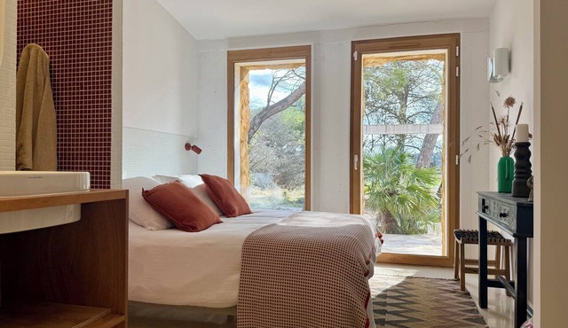 Architect-designed villa · 5 suites · Sleeps 13 · Pool & large garden