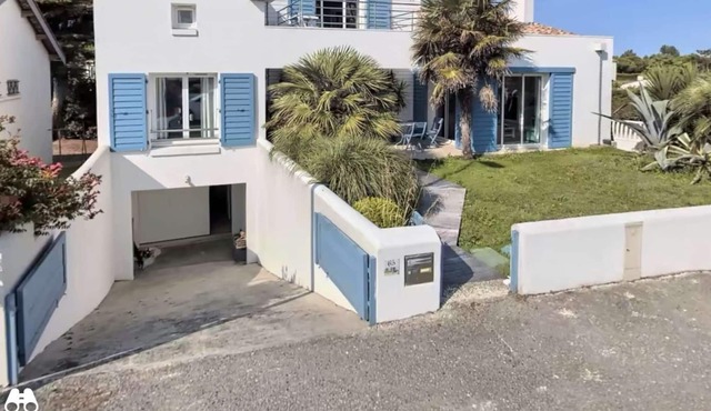 ▪️Architect's villa ▪️high standing ▪️swimming pool ▪️breathtaking sea view ▪️ in La-Brée-Les-Bains
