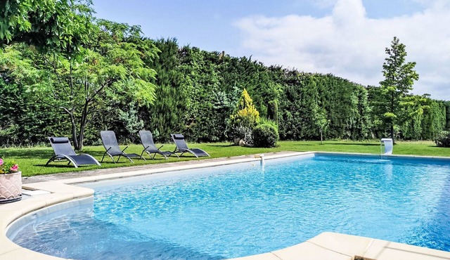 auf dem Land mit Pool by Interhome