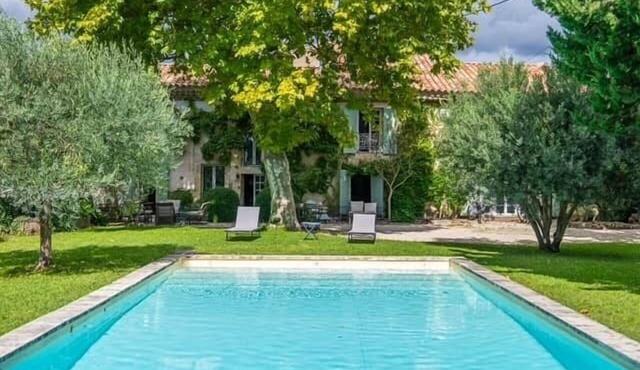 Authentic family Mas in the heart of Provence