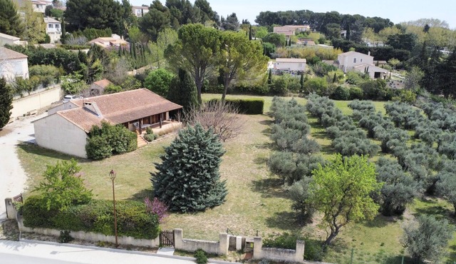 Authenticity and comfort in the alpilles (provence)