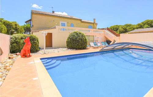 Awesome Home In Saint-Maurice-Sur-Eygu