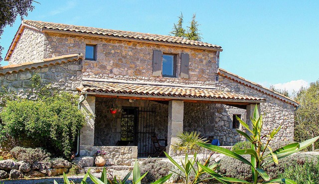 Awesome home in Labeaume with WiFi