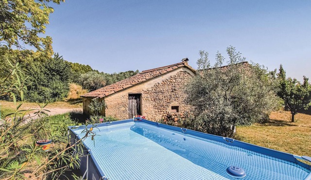 Awesome home in Visan