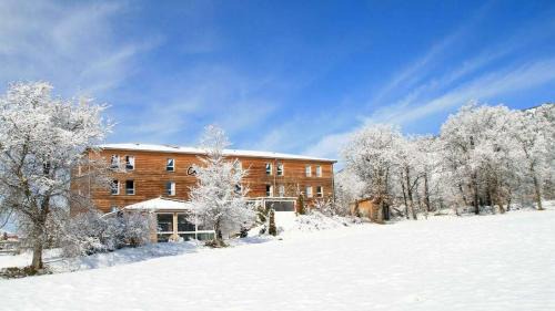 Ax Hôtel Spa & Restaurant in Chorges
