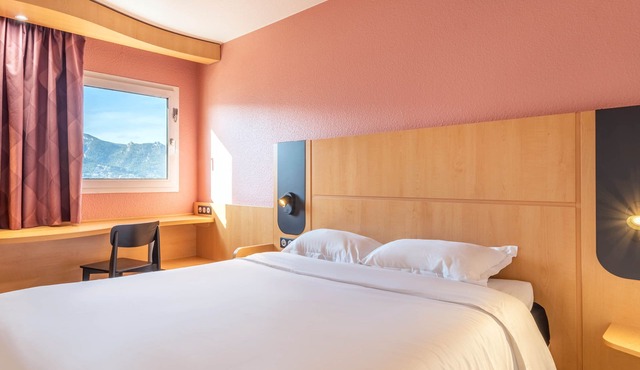 B&B HOTEL Marseille La Valentine Porte d'Aubagne