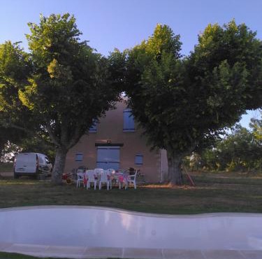 Bastidon piscine les tilleuls