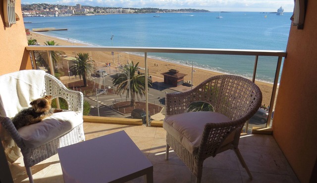 Beachfront duplex - Sleeps 8 - Air conditioning - Wi-Fi - Garage in Fréjus
