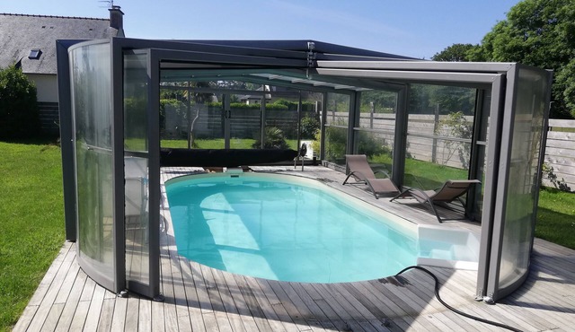 Beachfront house, heated pool, spa and sauna, 5 min from the beaches, 8 people in Lantic