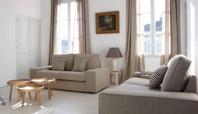 Beautiful and quiet apartment in the heart of the Cité des Papes