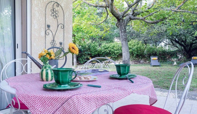 Beautiful private villa for 3 guests with WIFI, A/C, TV, terrace and parking
