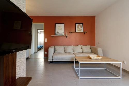 Beautiful fully renovated 3 bedroom