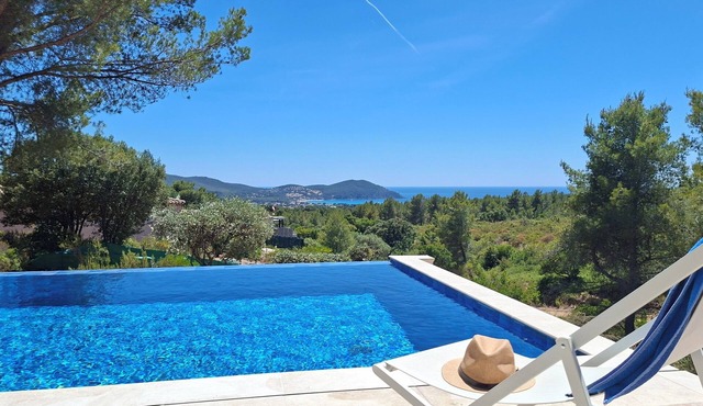Beautiful house - Swimming pool, sea view, large garden, quiet wifi, air conditioning. - 10-minute range