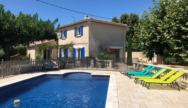 Beautiful Provencal villa with large garden & pool