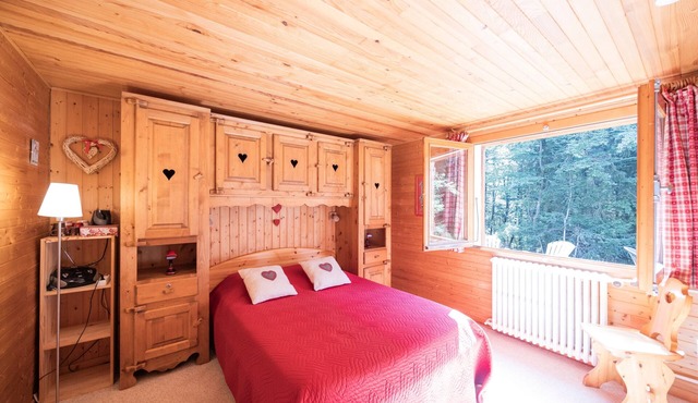 Bed and Breakfast 'Chambre' with Wi-Fi in Montcel