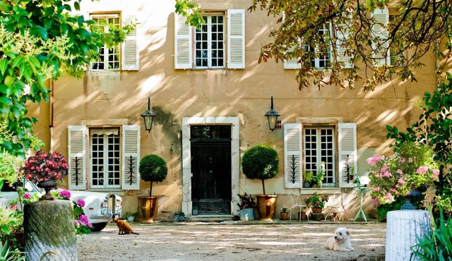 Bed and Breakfast 'Suite Supérieure' with Mountain View, Shared Pool and Wi-Fi