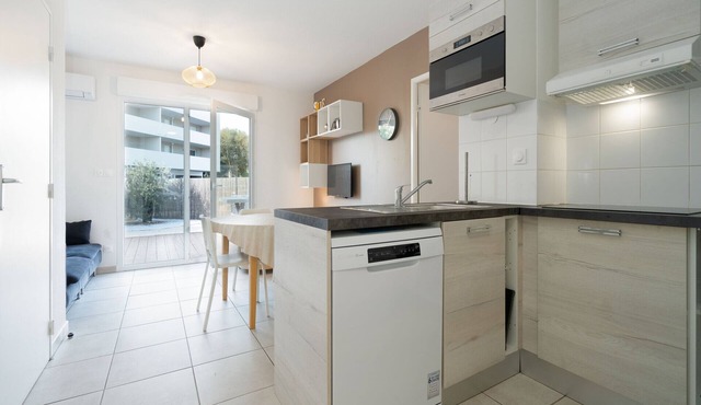 Bright villa 7 ppl, terrace, close to the sea in Sérignan