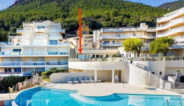 Côte d'Azur entre Cannes et Saint-Raphaël, accès mer direct, piscine et jardin, Cap Neree Le Trayas