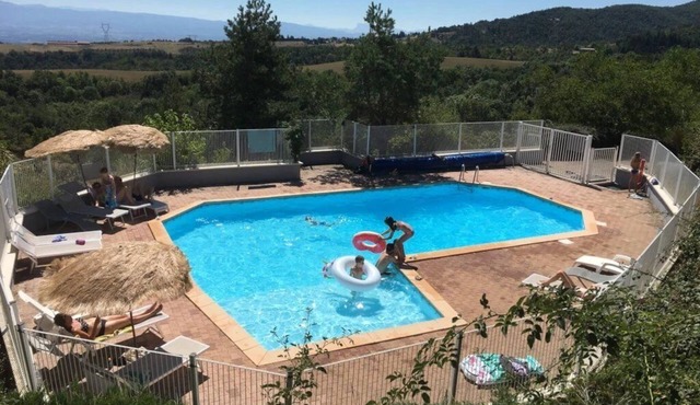 Camping 3 étoiles - Piscine - ccbgcdh in Plats