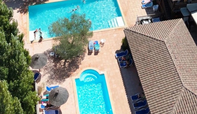 Camping 4 étoiles - Piscine - ccbehic in Saignon