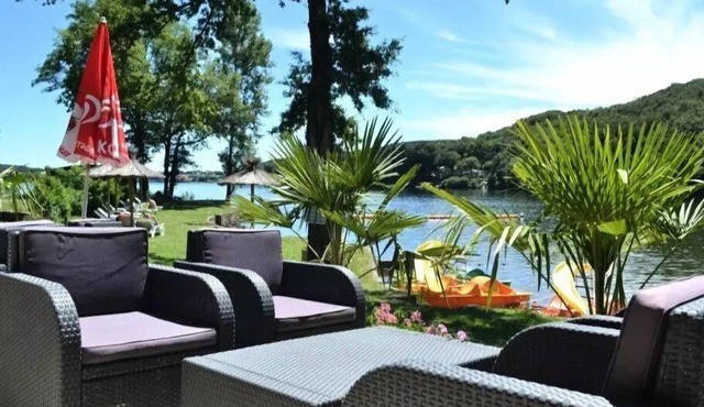 Campsite Les Cantarelles* - Loggia Confort 3 Rooms 4 People Air Conditioned - TV