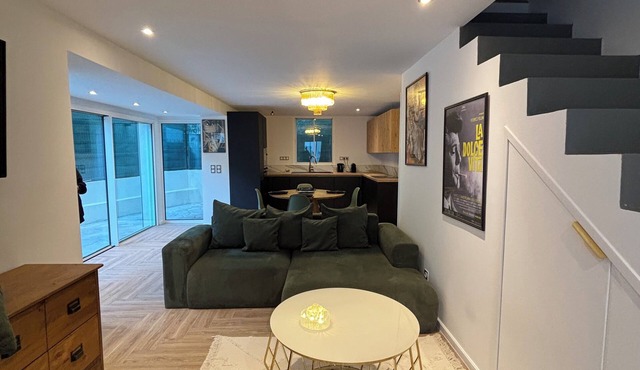 CANNOISE HOUSE 10 minutes' walk from ANTIBES/Croisette station/street
