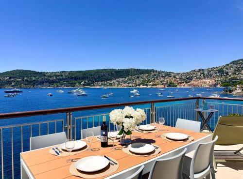 Cap-Ferrat Waterfront Villa-Private Sea Access