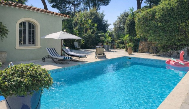 Center of Cannes : Luxurious House, Swimming Pool, Like in the Heart of Nature